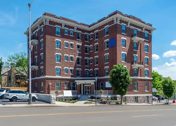 Quality Inn & Suites Kansas City Downtown