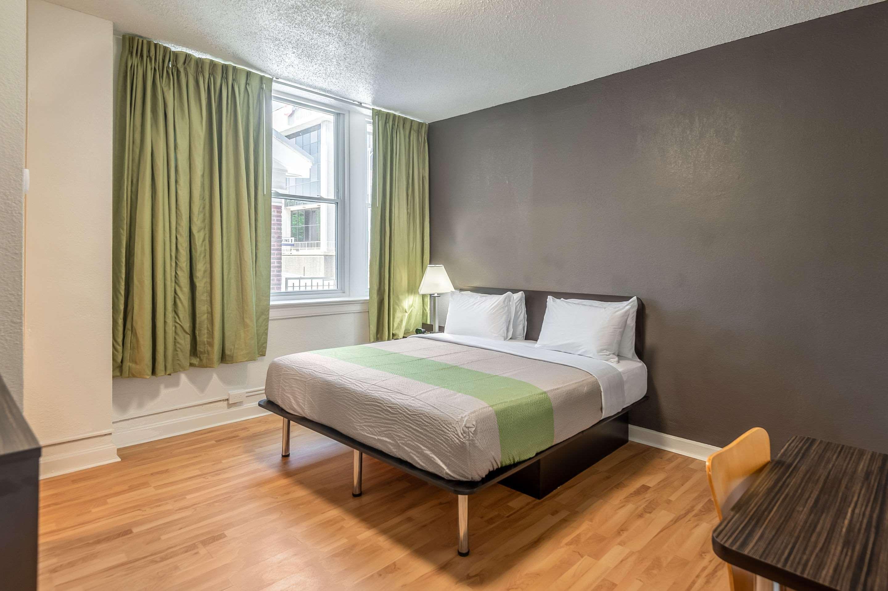 Quality & Kansas Downtown Hotel Kansas City