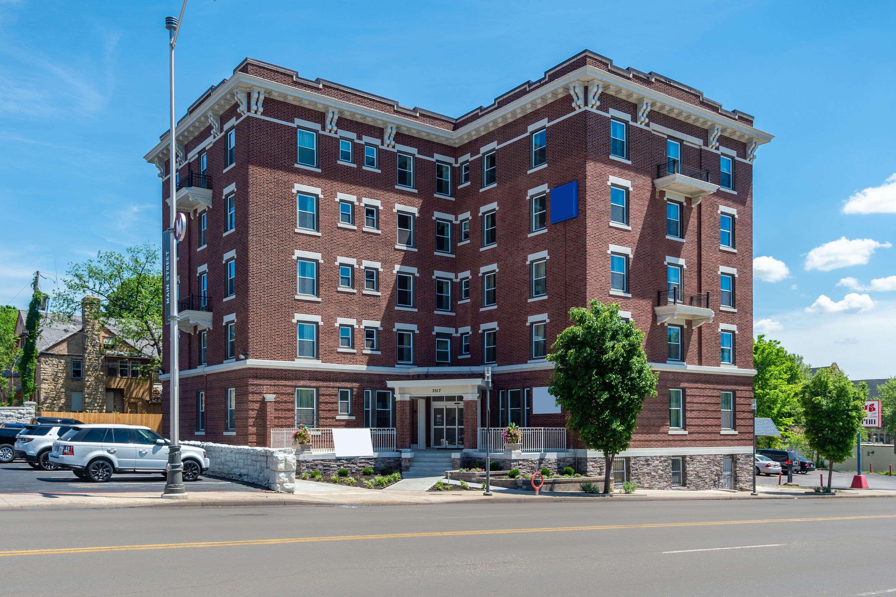 Quality & Kansas Downtown Hotel